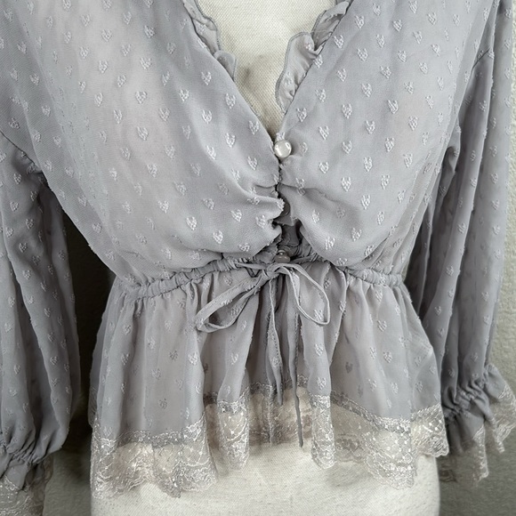 Boho Gray Sheer Lace Romantic V-Neck Top Size Small - Picture 2 of 7